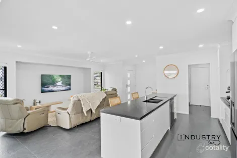 Property photo of 20 Wattledale Bend Trinity Beach QLD 4879