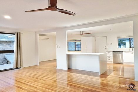 Property photo of 33 Thrush Avenue Paradise Point QLD 4216