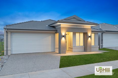 45 Borthwick Pde, Clyde North, VIC 3978