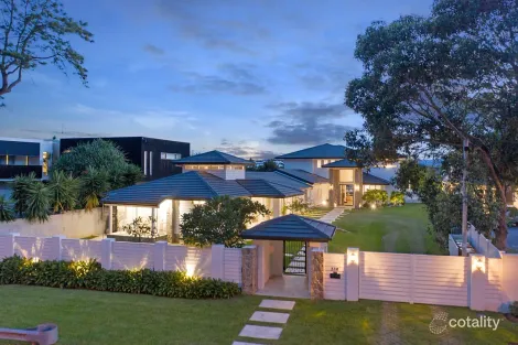 319 Monaco St, Broadbeach Waters, QLD 4218