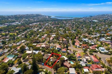 Property photo of 11 Sherwood Crescent Narraweena NSW 2099