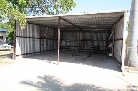 Property photo of 67 Racecourse Road Richmond Hill QLD 4820