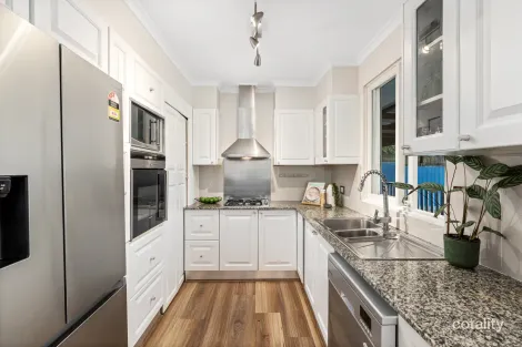 Property photo of 9 Crawford Crescent Wyoming NSW 2250