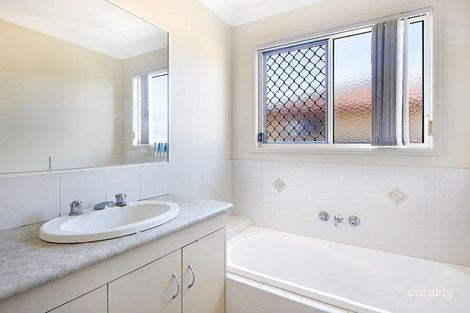 Property photo of 2 Jade Close Robertson QLD 4109