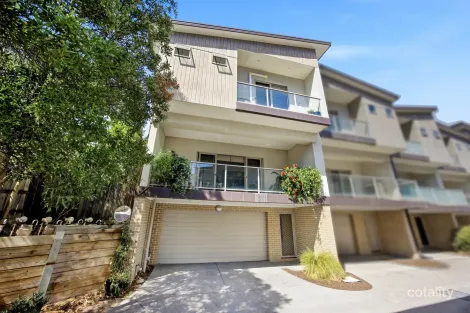 Property photo of 6 Adriana Close Mooroolbark VIC 3138