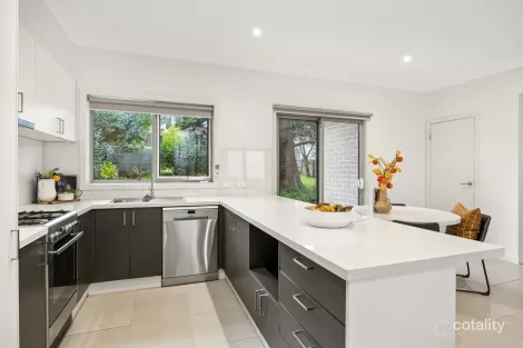 Property photo of 6 Adriana Close Mooroolbark VIC 3138