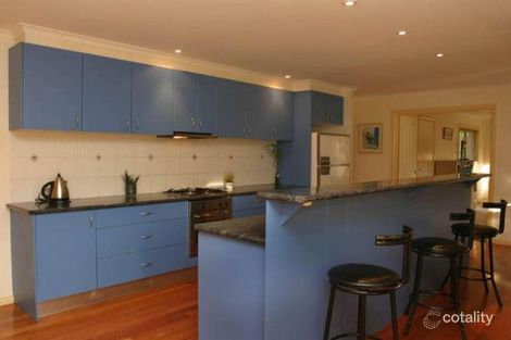 Property photo of 10 Newman Court Berwick VIC 3806