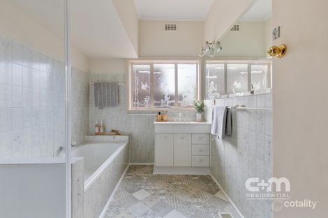 Property photo of 2 Anselm Grove Glenroy VIC 3046