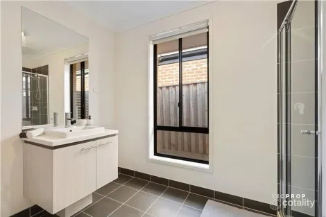 Property photo of 25 Mirka Way Point Cook VIC 3030