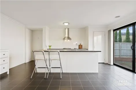 Property photo of 25 Mirka Way Point Cook VIC 3030