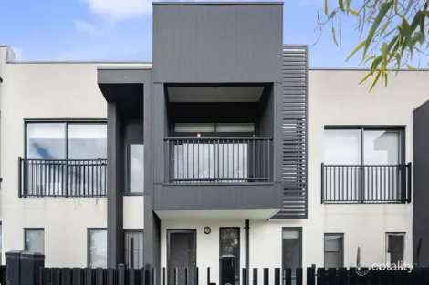 Property photo of 23 Lapis Walk Craigieburn VIC 3064