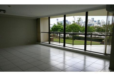 Property photo of 33/10 Lower River Terrace South Brisbane QLD 4101