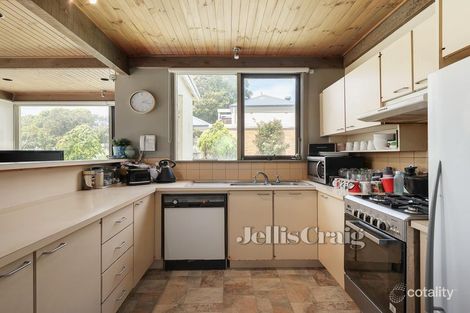 Property photo of 6 Buckingham Crescent Doncaster VIC 3108