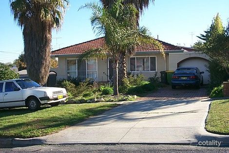 1 Sweetman St, White Gum Valley, WA 6162