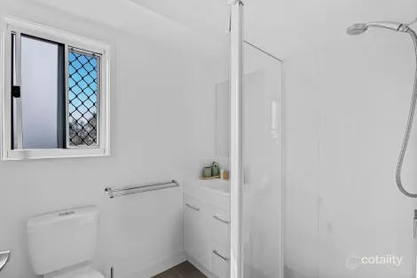Property photo of 52 Girraween Way Eli Waters QLD 4655
