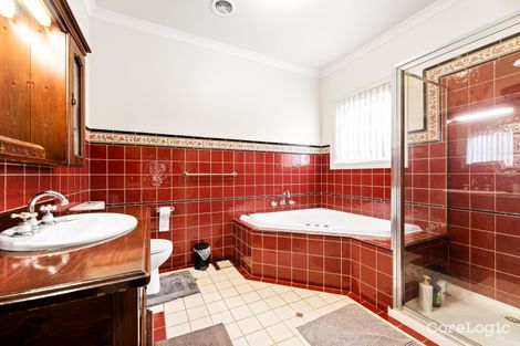 Property photo of 32 Albert Place Hoppers Crossing VIC 3029