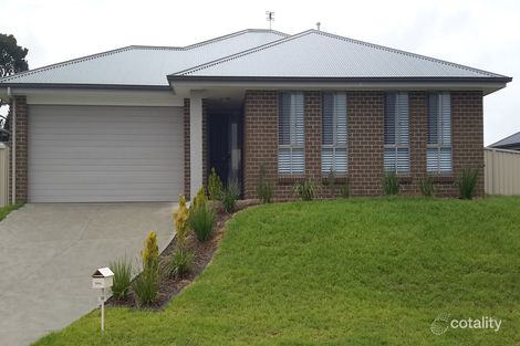 Property photo of 28 Sullivan Circuit Orange NSW 2800