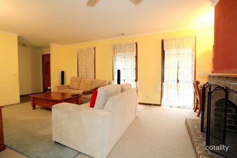 Property photo of 1 Balliol Common Sunbury VIC 3429