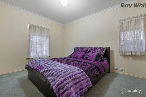 Property photo of 16 Squires Court Caroline Springs VIC 3023