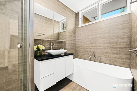 Property photo of 35 Norray Avenue Mount Waverley VIC 3149