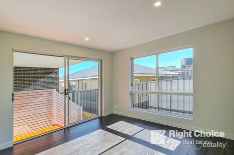 Property photo of 4/5 Whistlers Run Albion Park NSW 2527