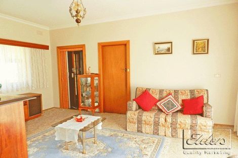 Property photo of 61 Golf Course Road Ascot VIC 3551