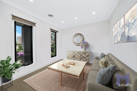 Property photo of 12 Cyan Walk Craigieburn VIC 3064
