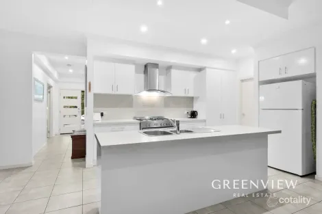 Property photo of 52 Nature Circuit Cranbourne North VIC 3977