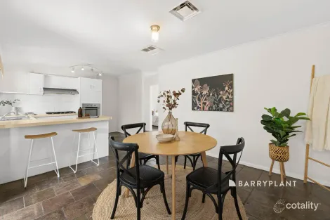Property photo of 24 Edeys Run Hampton Park VIC 3976