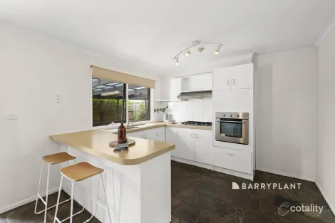 Property photo of 24 Edeys Run Hampton Park VIC 3976