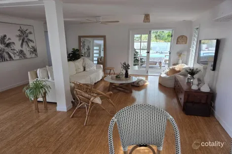 9 Orcades St, Sunrise Beach, QLD 4567