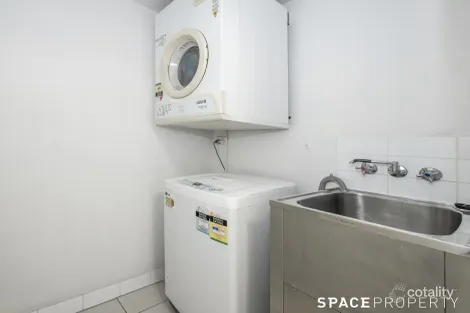 Property photo of 108/454 Upper Edward Street Spring Hill QLD 4000