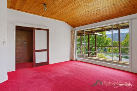 Property photo of 18 Mountain Avenue Mount Beauty VIC 3699