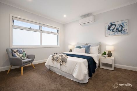 Property photo of 1070 North Road Bentleigh East VIC 3165