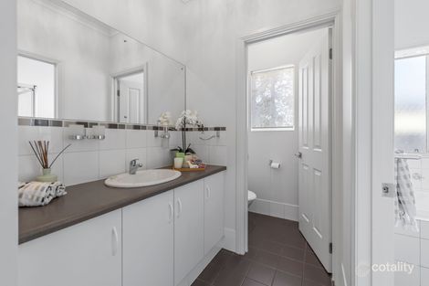 Property photo of 33 Lakeland Road Munno Para West SA 5115