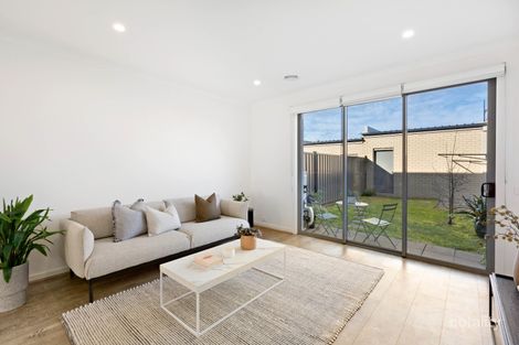 Property photo of 4 Ely Walk Craigieburn VIC 3064