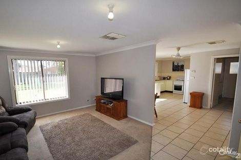 Property photo of 4 Hellyer Court Dubbo NSW 2830