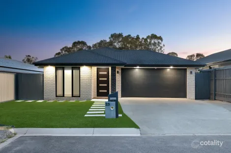 Property photo of 23 Molly Court Eagleby QLD 4207
