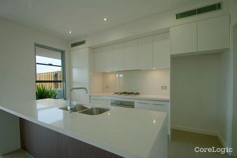 Property photo of 2 Lakeside Crescent Norwest NSW 2153
