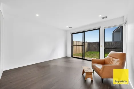 Property photo of 12 Plains Circuit Aintree VIC 3336