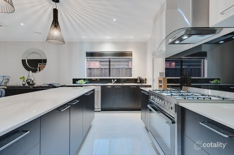 Property photo of 13 Sebago Terrace Cranbourne North VIC 3977