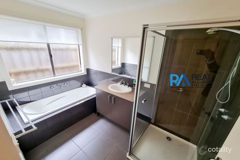 Property photo of 9 Sallys Run Hampton Park VIC 3976