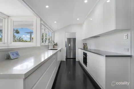 Property photo of 4 Lugg Street Bardon QLD 4065