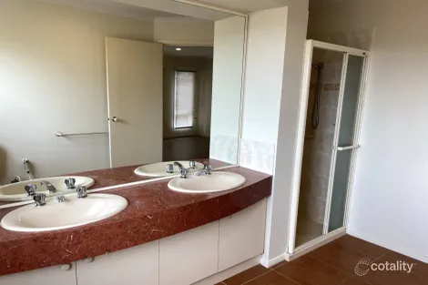 Property photo of 7 Kauri Court Hampton Park VIC 3976