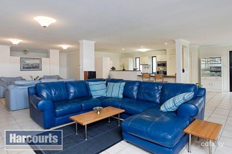 Property photo of 94 Selkirk Crescent Upper Kedron QLD 4055