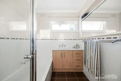 Property photo of 35 Kenmare Street Watsonia VIC 3087