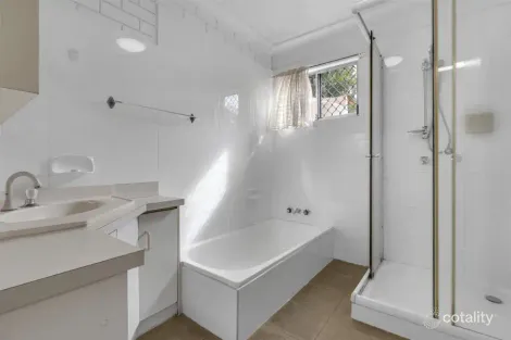 Property photo of 76 Armstrong Road Cannon Hill QLD 4170