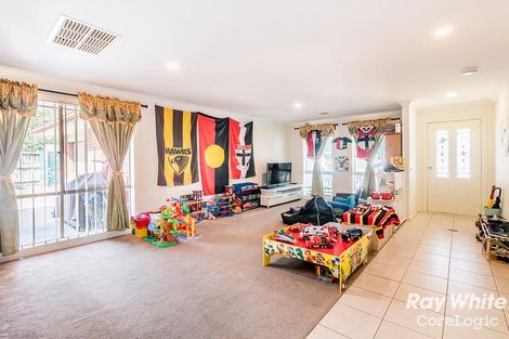 Property photo of 22 St Ives Drive Narre Warren South VIC 3805