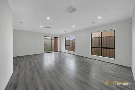 Property photo of 47 Surround Drive Mambourin VIC 3024
