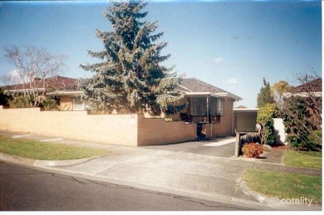 Property photo of 32 Hillside Road Mount Waverley VIC 3149